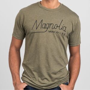 Vintage Vibe MAGNOLIA Chip & Joanna Gaines Tee in‎ Military Green Unisex Size M